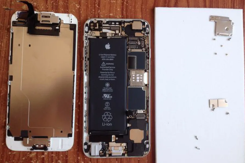 如何以及在何处更换已耗尽的旧 iPhone 电池